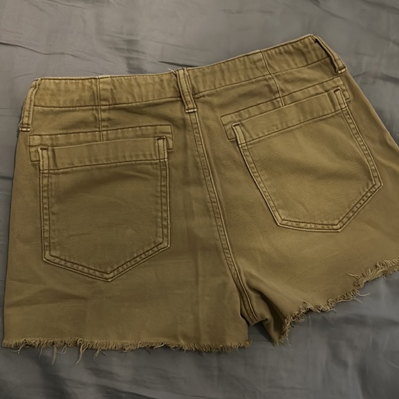 Shorts - Picture 2 of 3